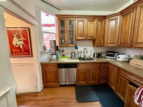 $995,000 | 667 10th Street, Oakland, CA 94607