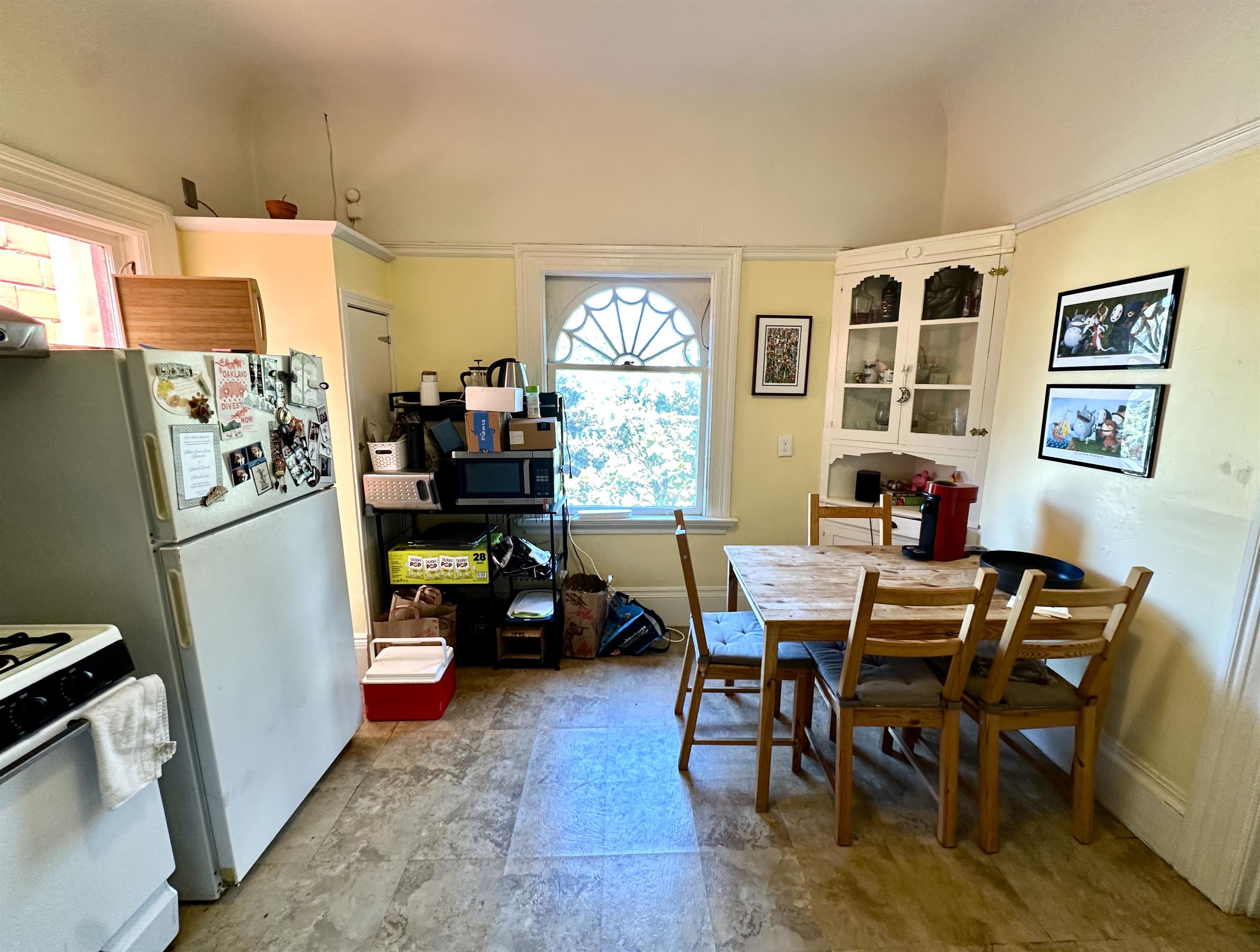 667 10th Street Oakland, CA 94607 - Photo 14 of 18 Dining space featuring baseboards