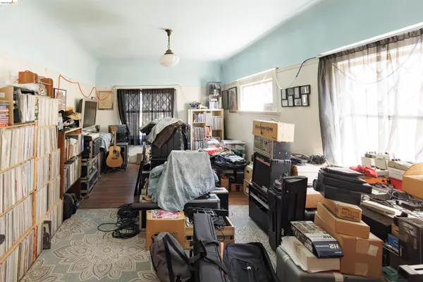 $995,000 | 667 10th Street, Oakland, CA 94607