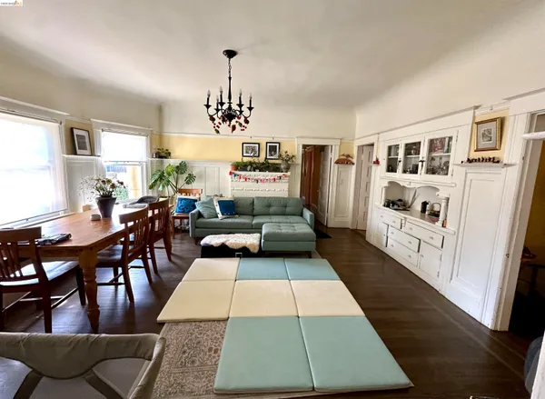 $995,000 | 667 10th Street, Oakland, CA 94607