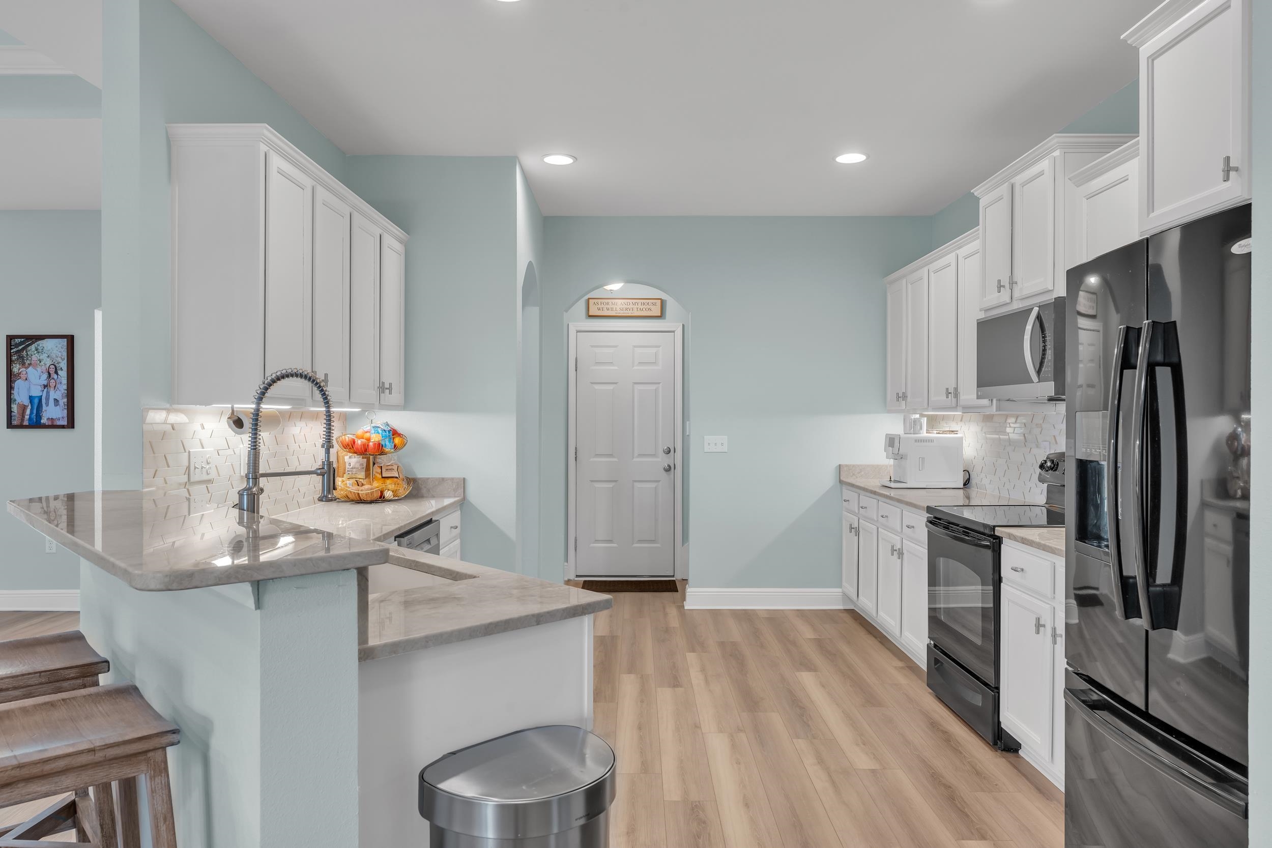7109 Rocky Rd Loop Gulf Shores, AL 36542 - Photo 15 of 30 Kitchen