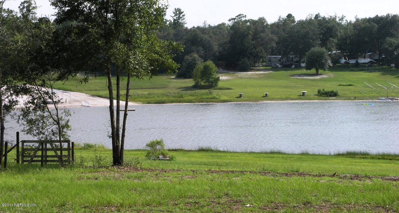 6824 Deer Springs Road Keystone Heights, FL 32656 - Photo 3 of 14 a garden view