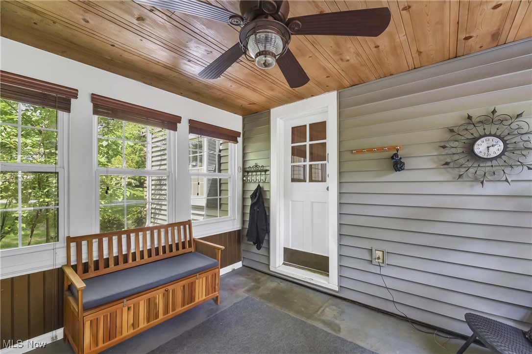 189 Wolcott Road Akron, OH 44313 - Photo 19 of 45 Breezeway