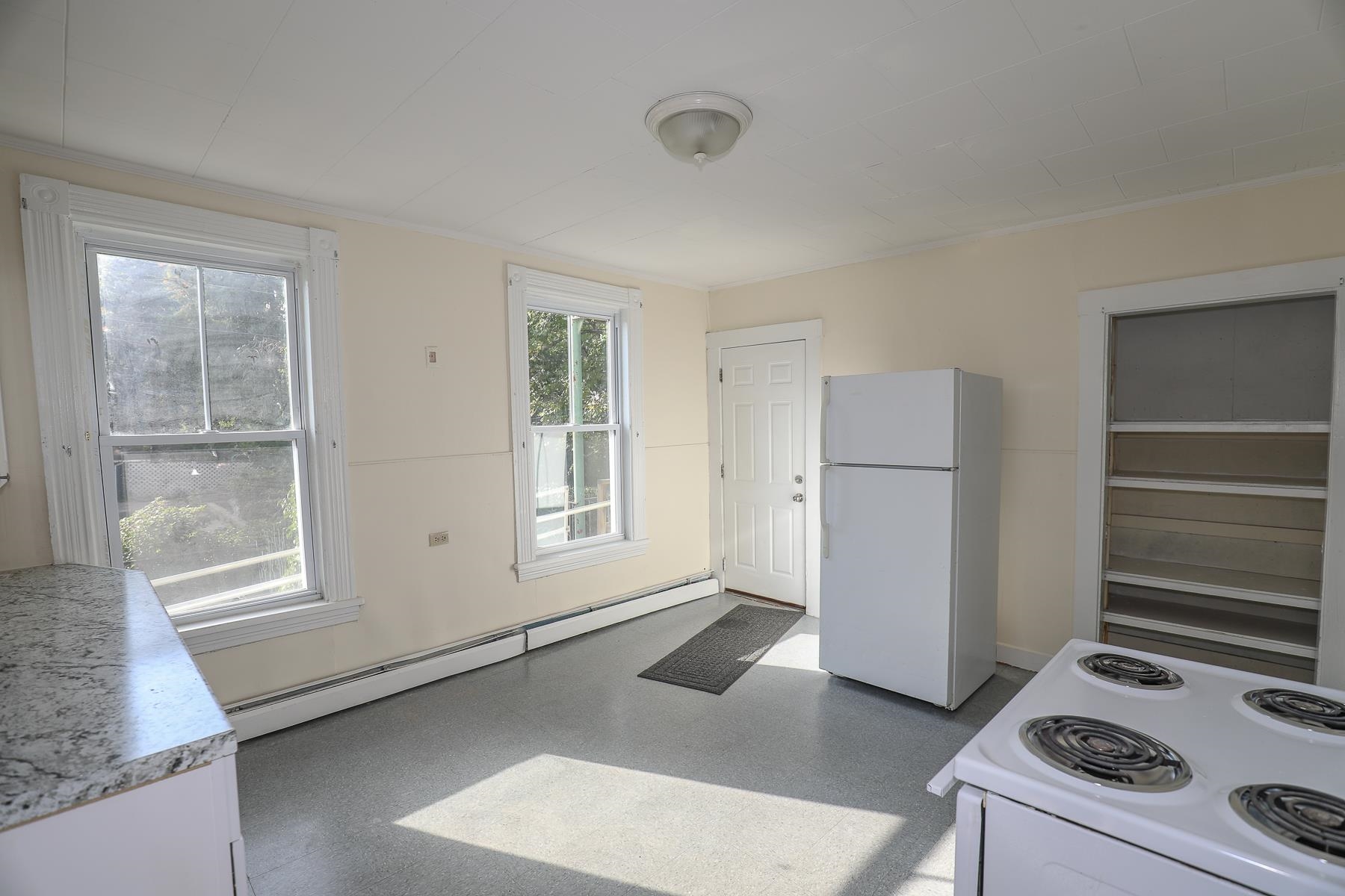 174 Green Street Manchester, NH 03103 - Photo 17 of 40
