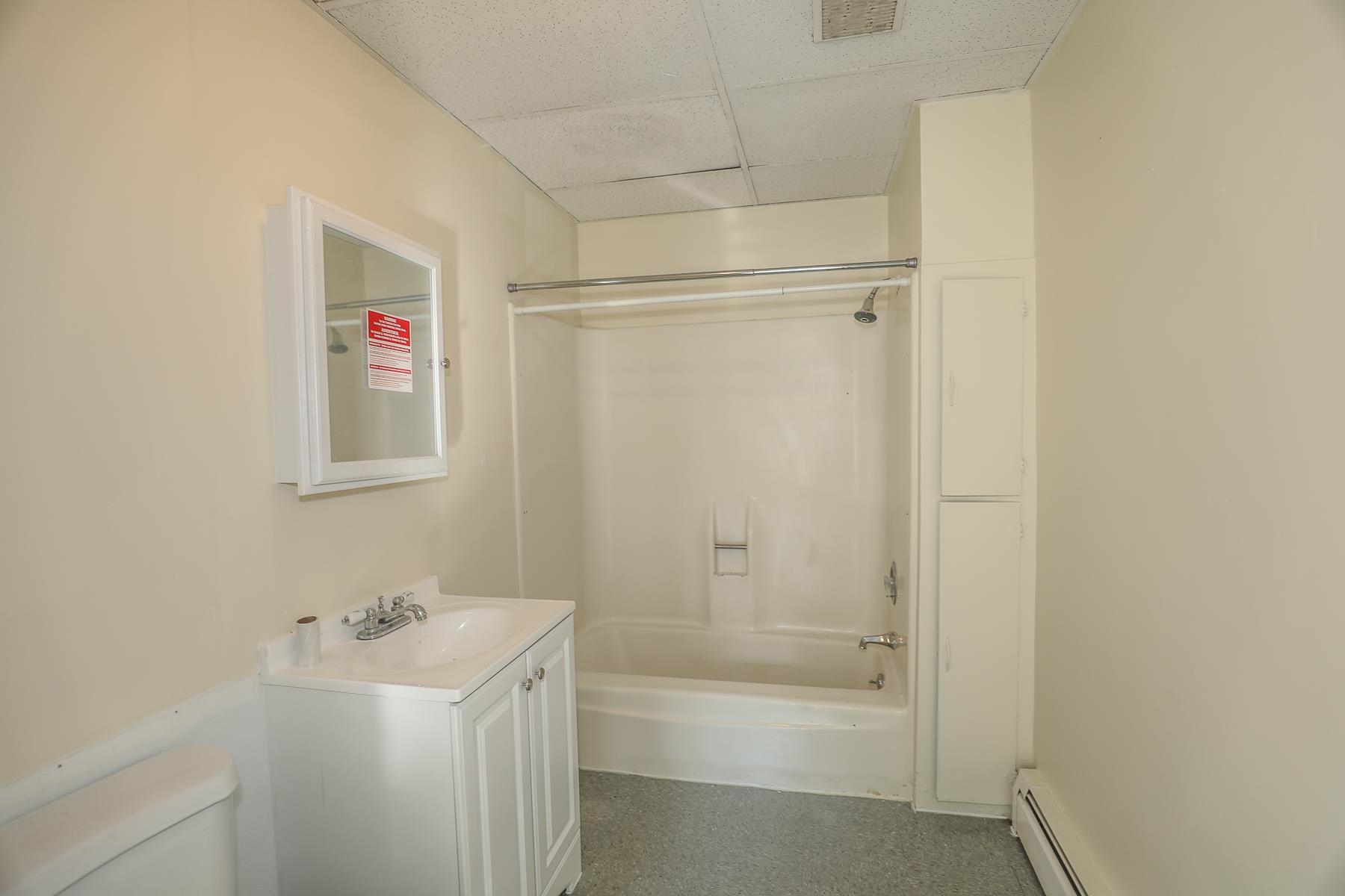 174 Green Street Manchester, NH 03103 - Photo 21 of 40