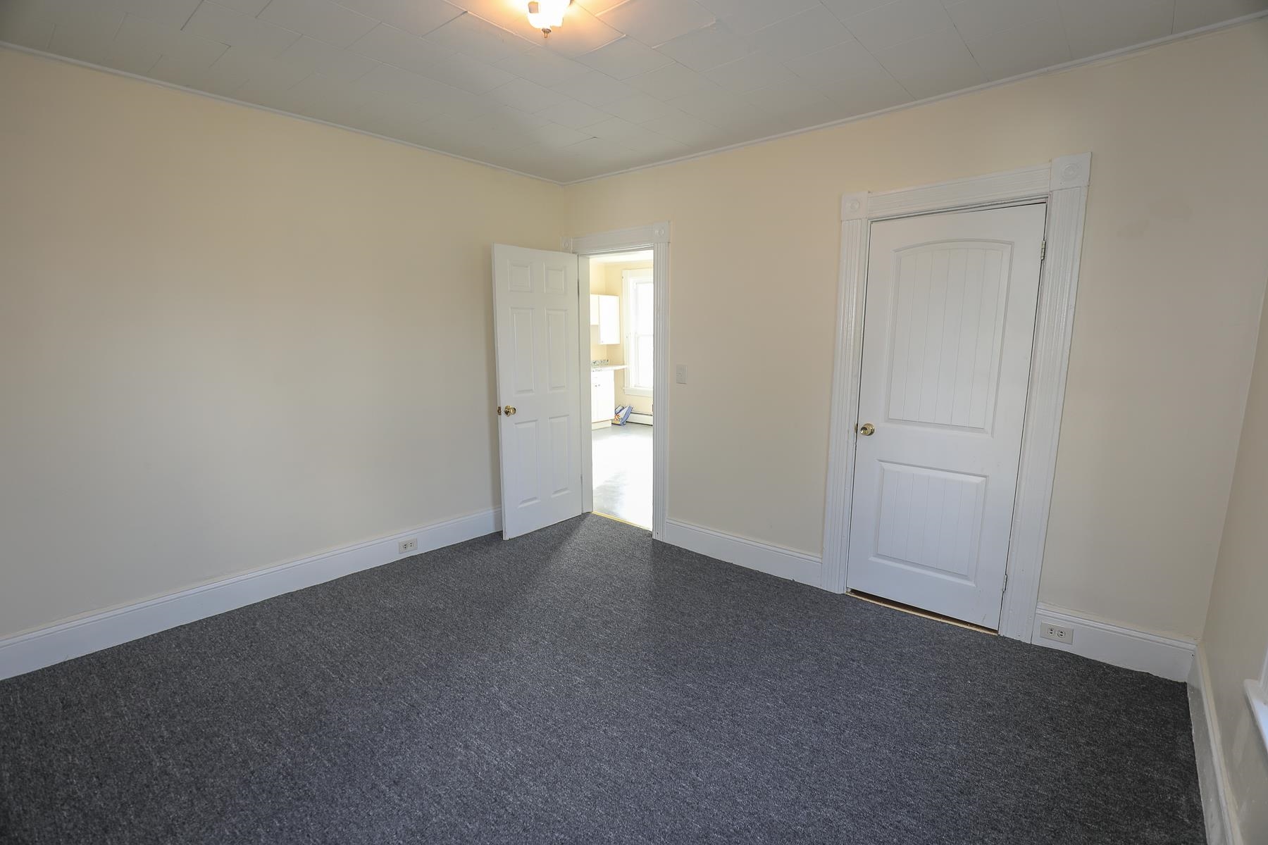 174 Green Street Manchester, NH 03103 - Photo 31 of 40