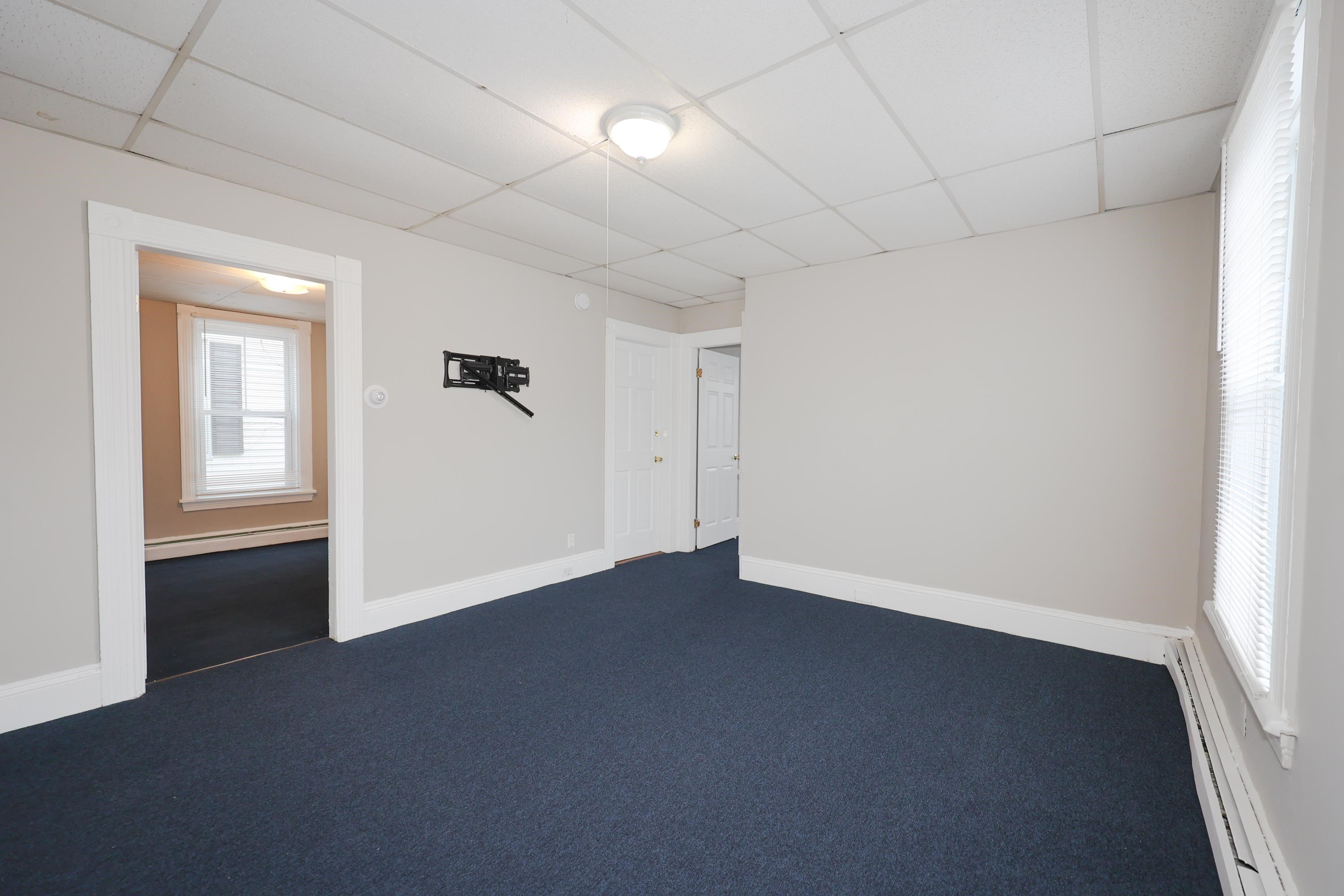 174 Green Street Manchester, NH 03103 - Photo 8 of 40