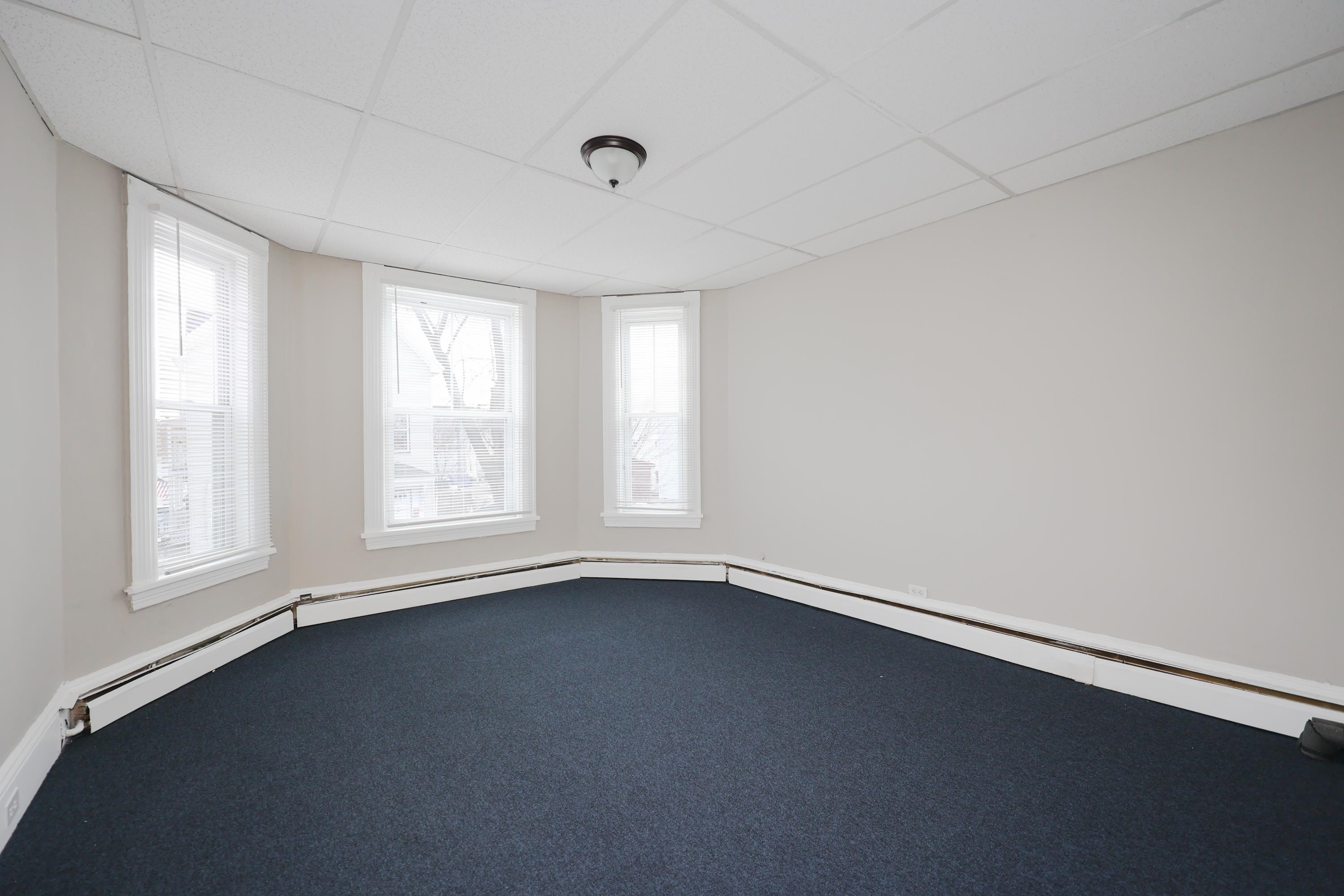 174 Green Street Manchester, NH 03103 - Photo 9 of 40