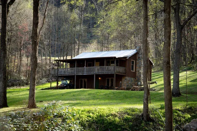 a view of a garden with a fountain