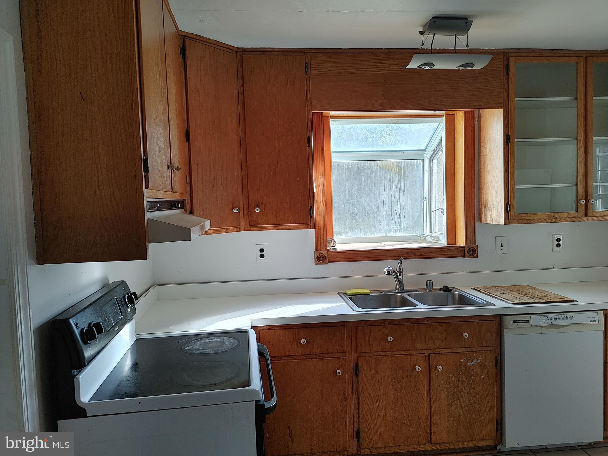 5815 Aley Road Temple Hills, MD 20748 - Photo 5 of 28 Kitchen