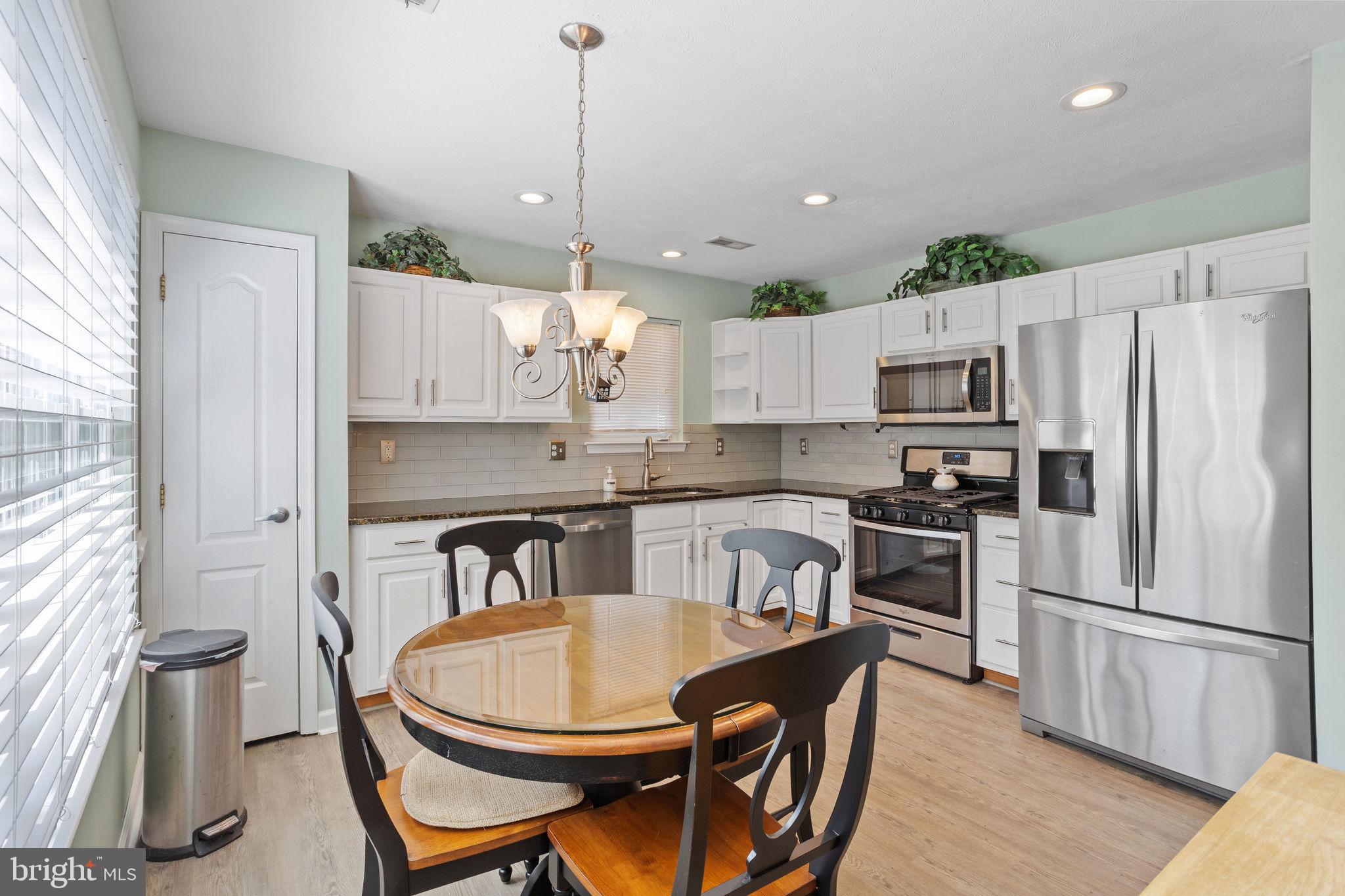 77 Maple Leaf Circle Sewell, NJ 08080 - Photo 4 of 27