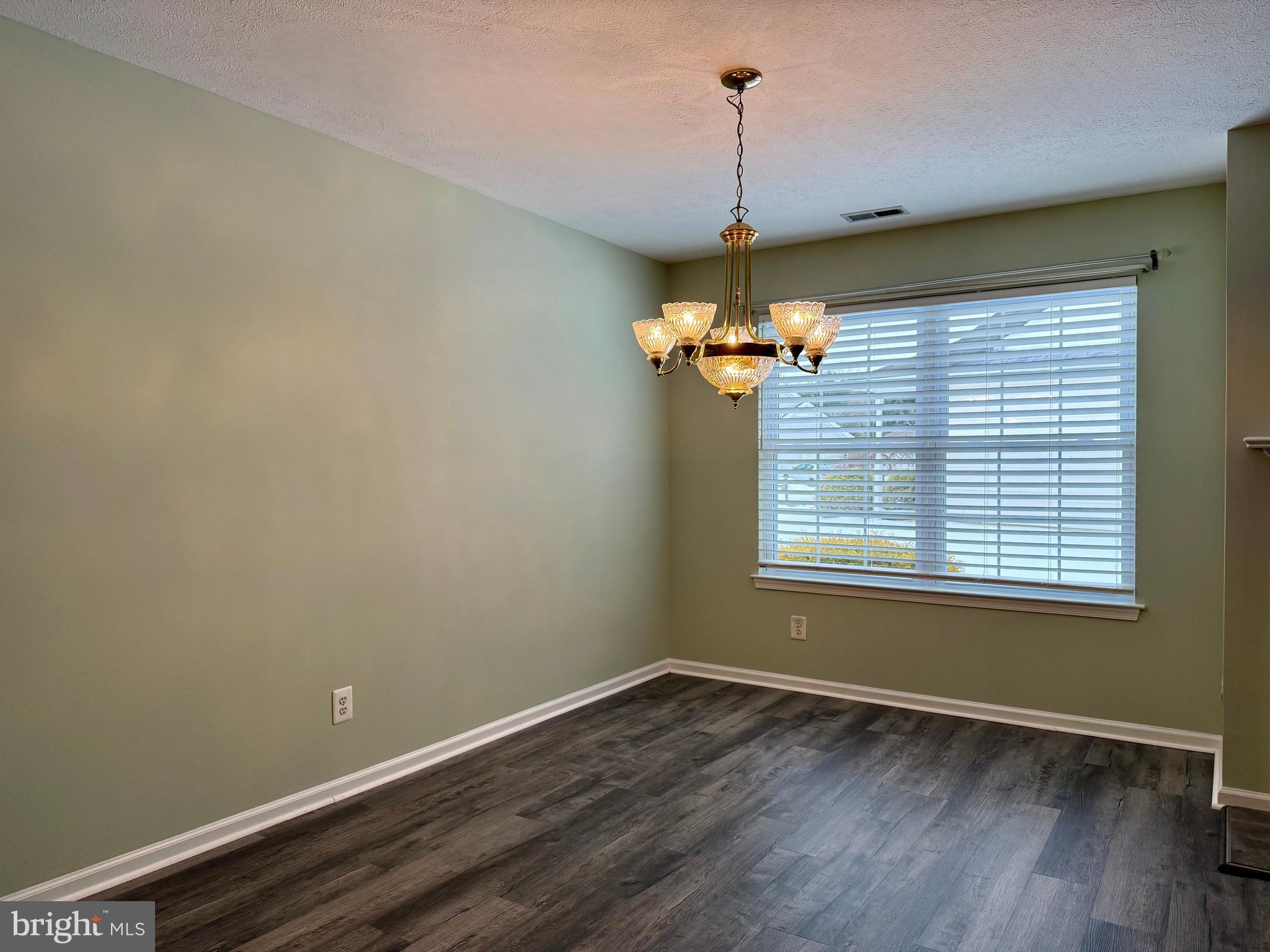 77 Maple Leaf Circle Sewell, NJ 08080 - Photo 8 of 27