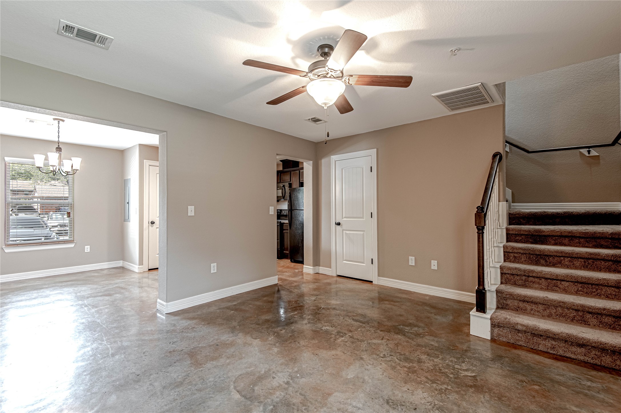 2002 20th Street, Unit 603 Huntsville, TX 77340 - Photo 5 of 23