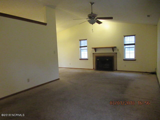 413 Ruddy Court Jacksonville, NC 28540 - Photo 2 of 26 IMG_8656