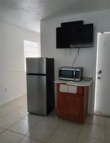 $1,100 | 6505 Pines Parkway, Unit 2, Hollywood, FL 33023