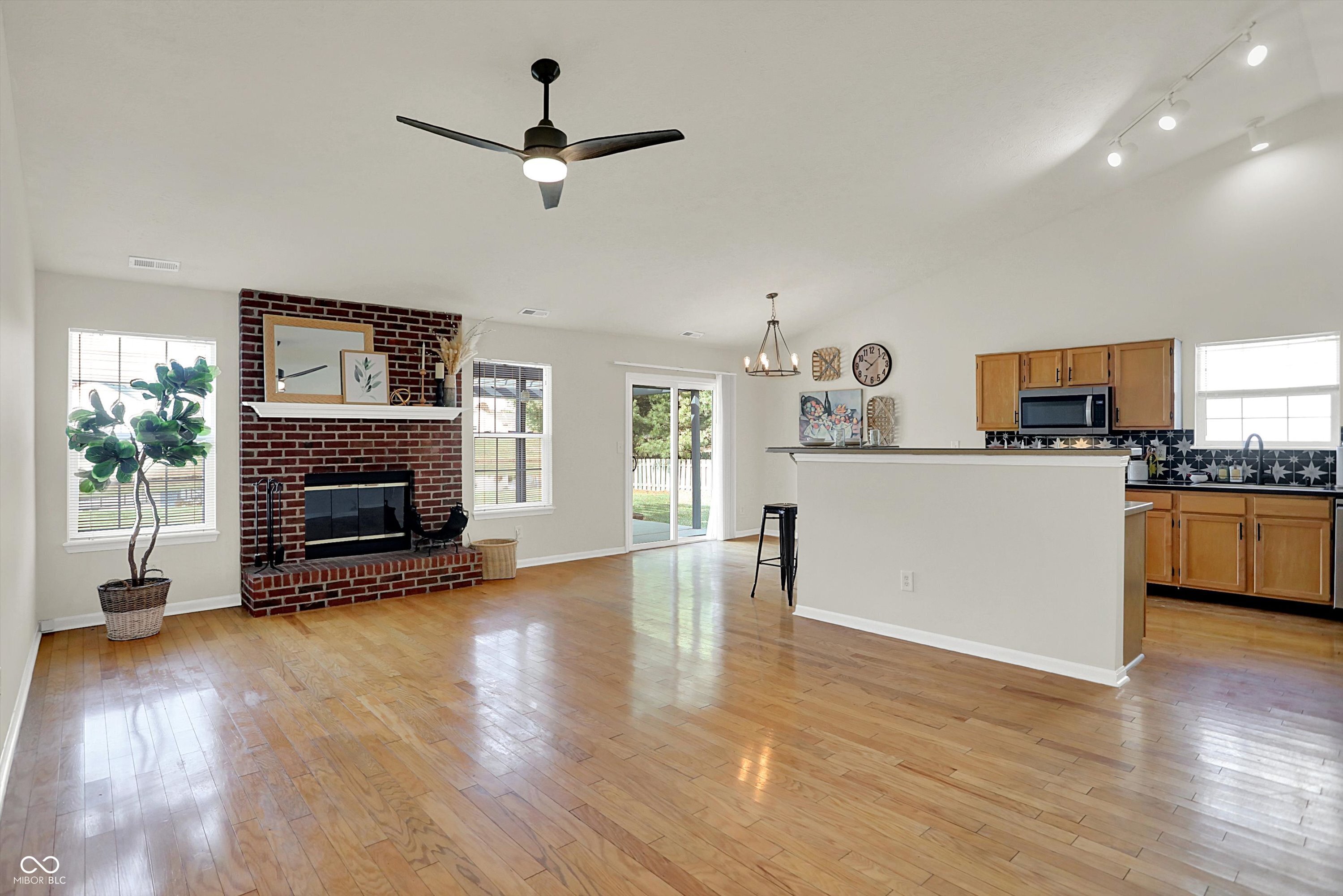 1906 Spring Beauty Drive Avon, IN 46123 - Photo 5 of 25