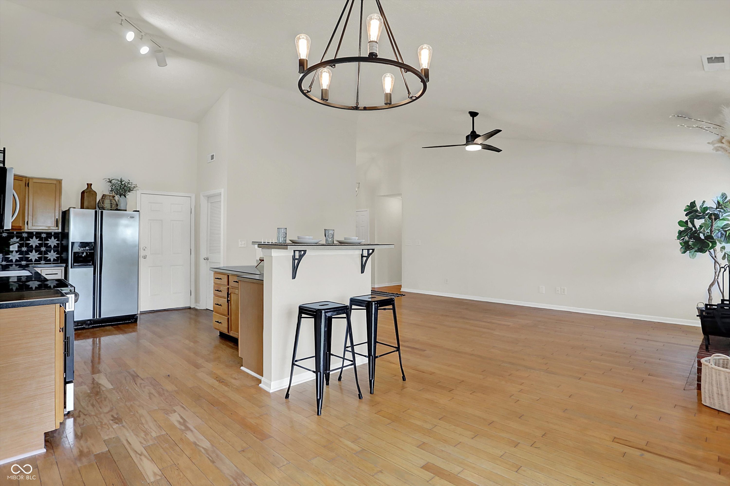 1906 Spring Beauty Drive Avon, IN 46123 - Photo 8 of 25