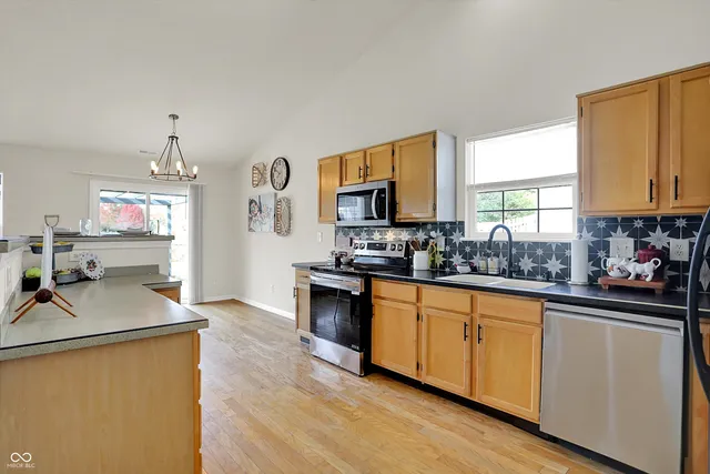 $334,900 | 1906 Spring Beauty Drive, Avon, IN 46123