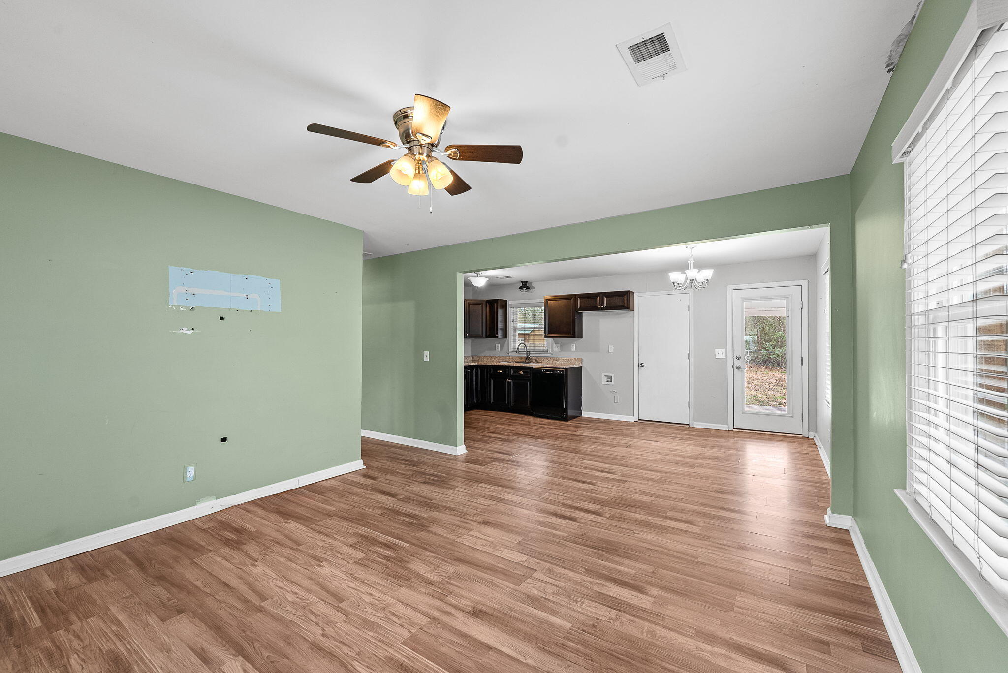 123 Pandora Drive Goose Creek, SC 29445 - Photo 3 of 27 6-web-or-mls-Barclay Media Co.-6