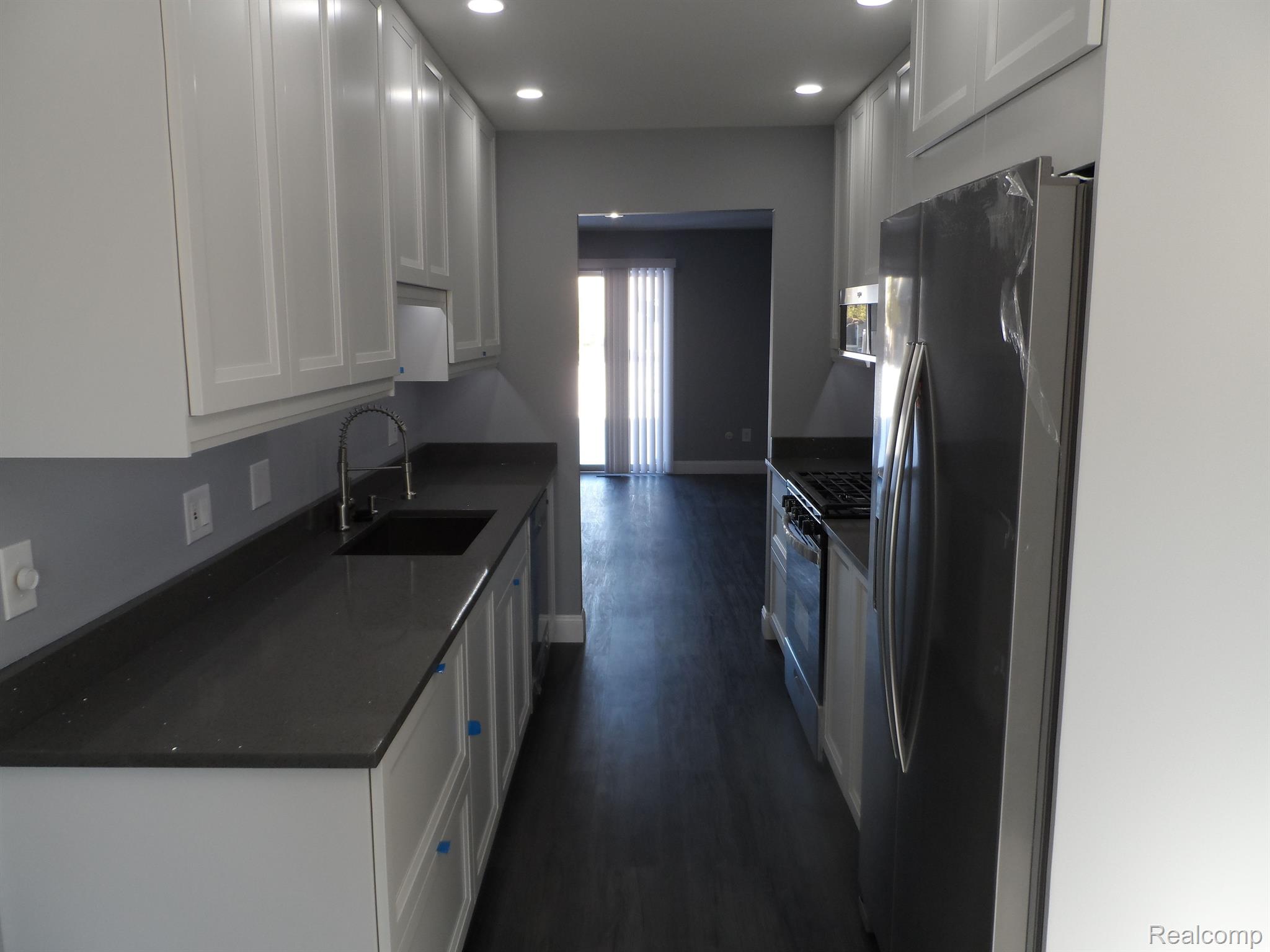 4460 15 Mile Road Sterling Heights, MI 48310 - Photo 5 of 25 Gallery Image 5