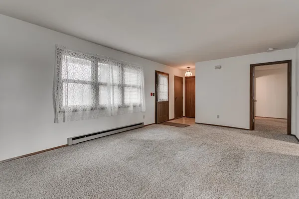 $199,900 | 930 Manor Drive, Unit 60, Neenah, WI 54956
