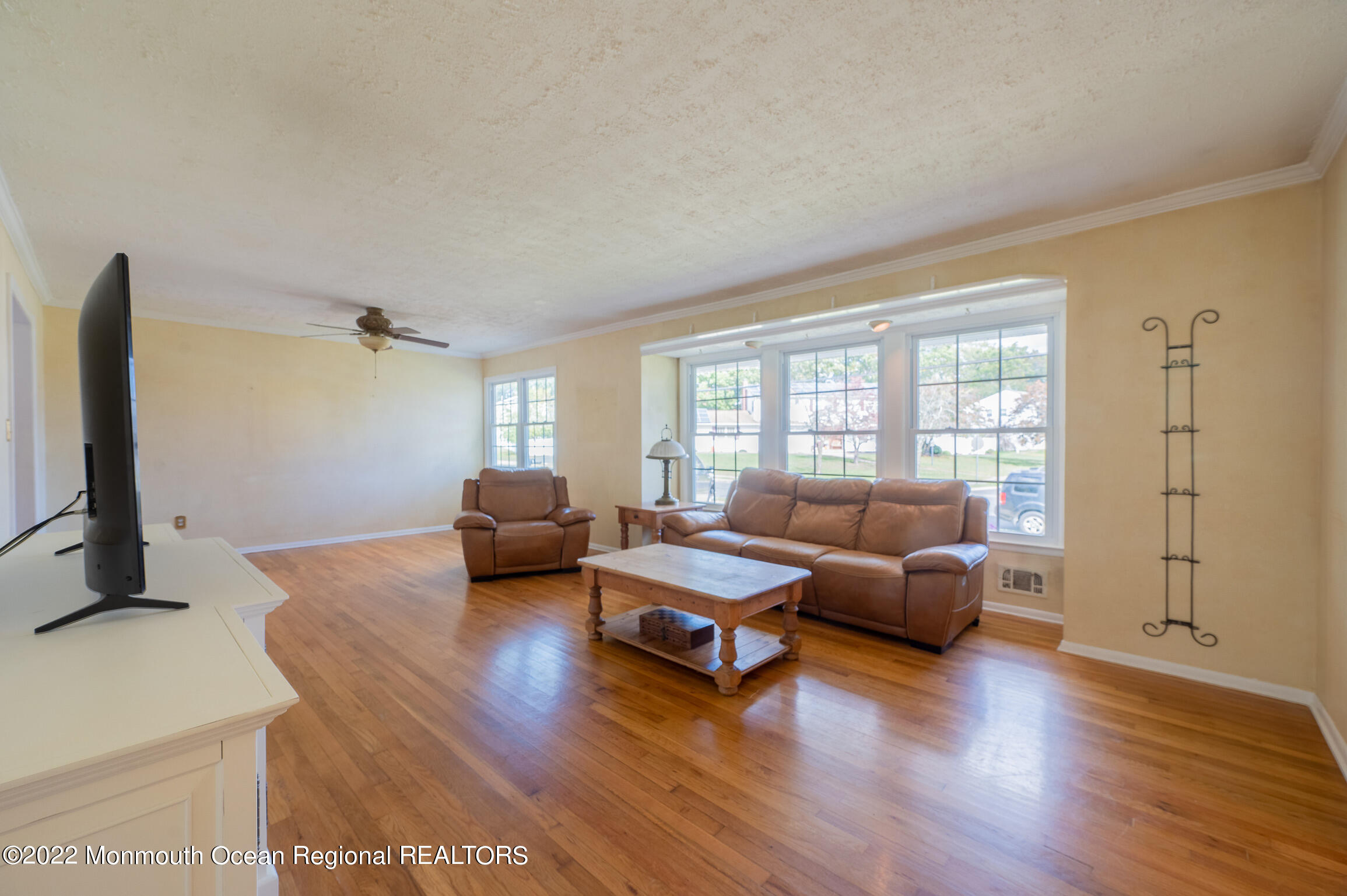 46 South Longview Road Howell, NJ 07731 - Photo 14 of 34 0311845A-6FD4-437E-90FE-E9AC4FE5F2A3