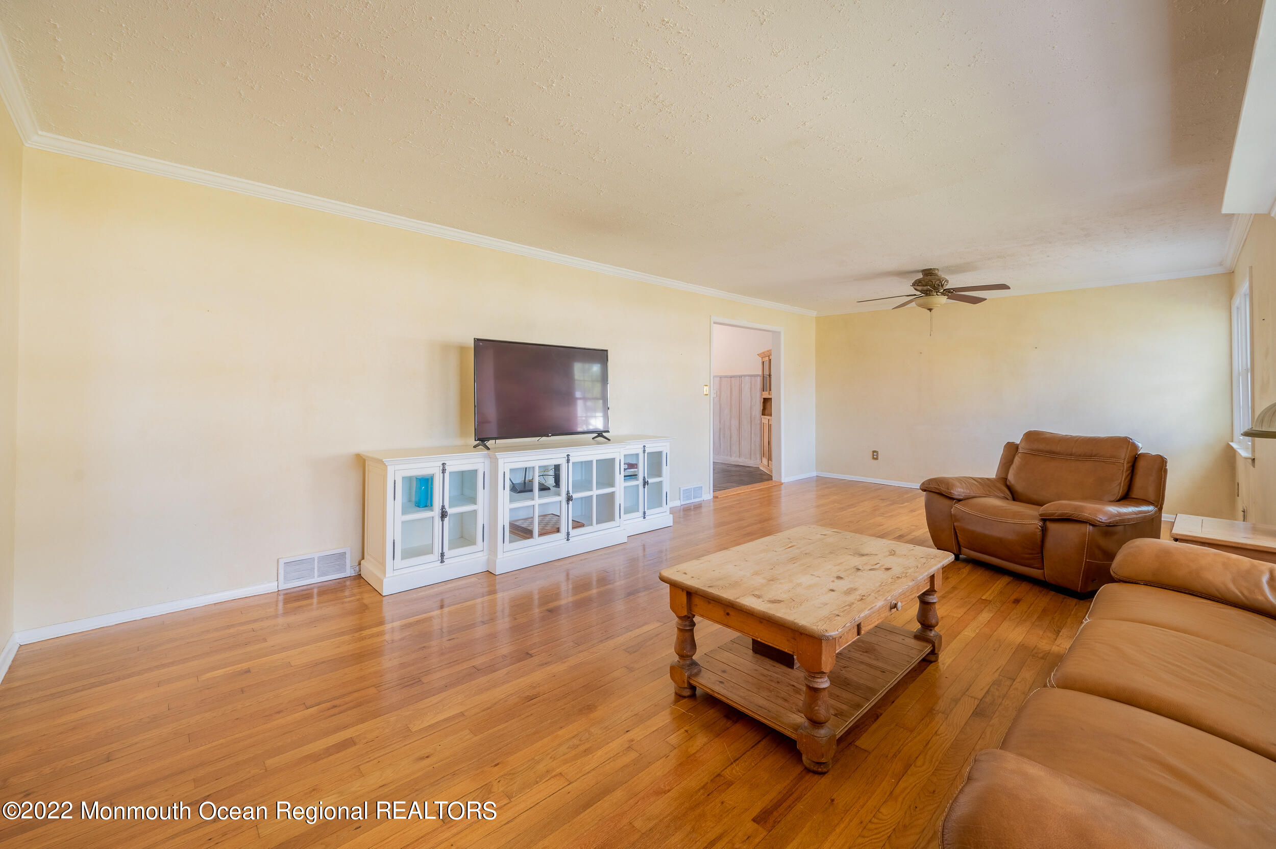 46 South Longview Road Howell, NJ 07731 - Photo 15 of 34 1CE8F17E-40FC-4247-8AED-DDB92184D27F