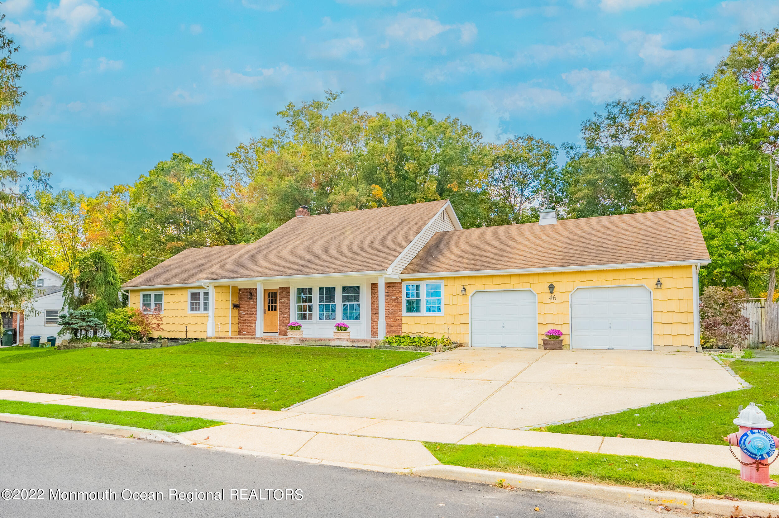 46 South Longview Road Howell, NJ 07731 - Photo 2 of 34 CC5803DD-DC47-456F-A240-02474734D306