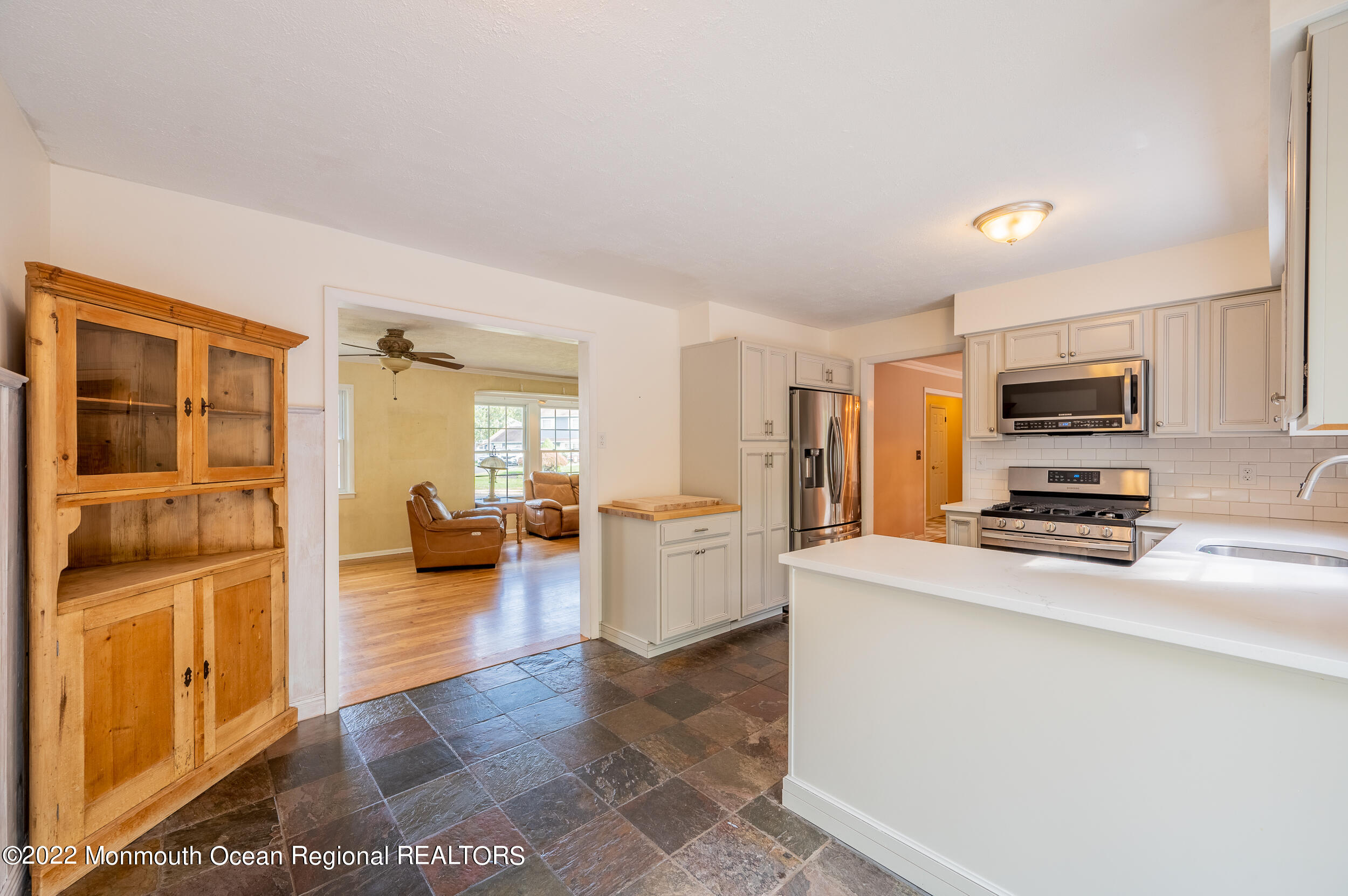 46 South Longview Road Howell, NJ 07731 - Photo 7 of 34 402A0F77-6962-4A3F-A6D8-FB7BF18429A0