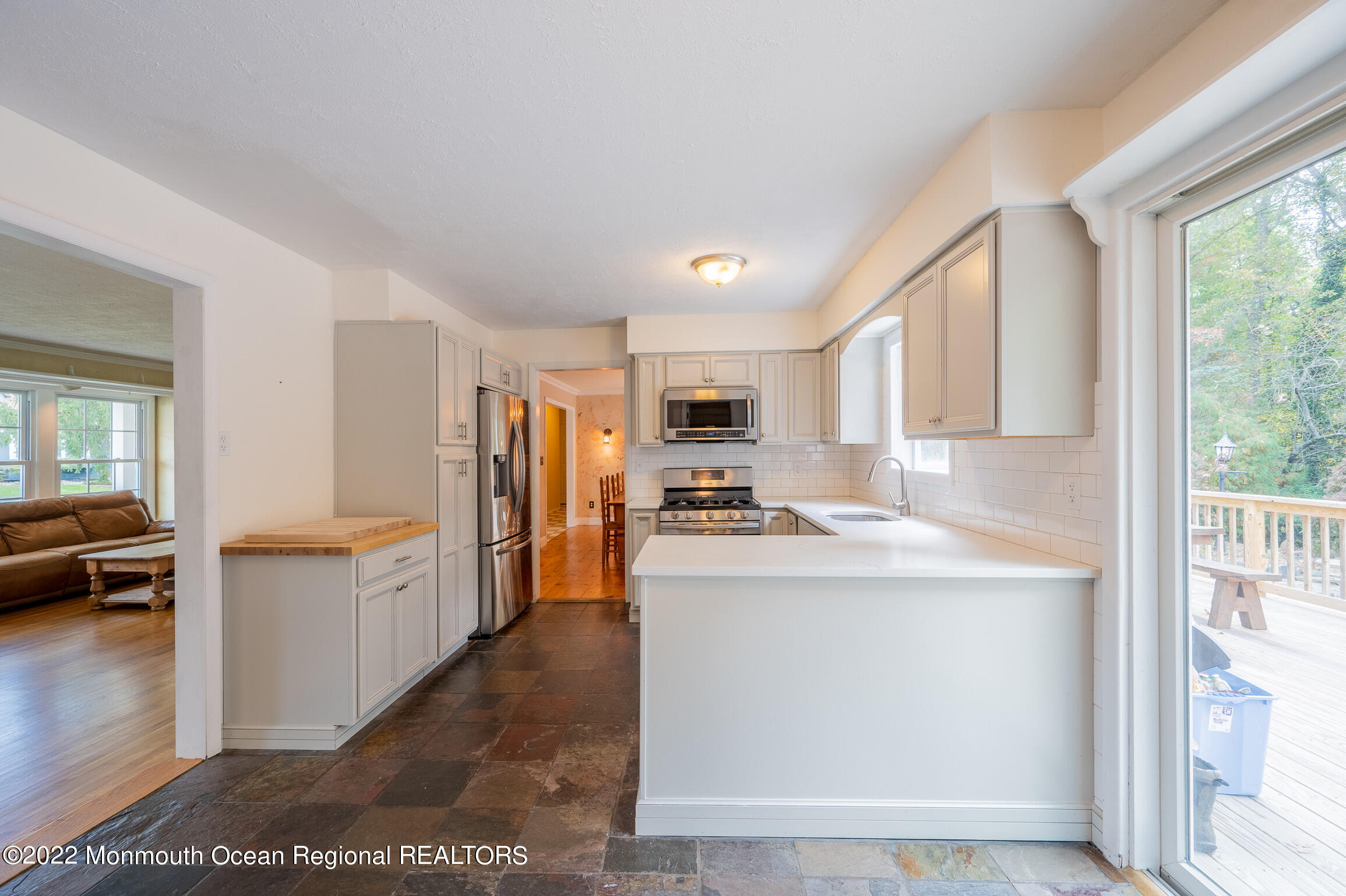 46 South Longview Road Howell, NJ 07731 - Photo 8 of 34 3A22DF9E-F5EF-44FF-93AA-C88D54F7A1F7