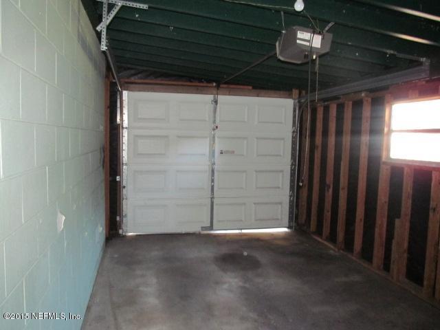 7658 Rambler Road Jacksonville, FL 32244 - Photo 9 of 13 a view of small space