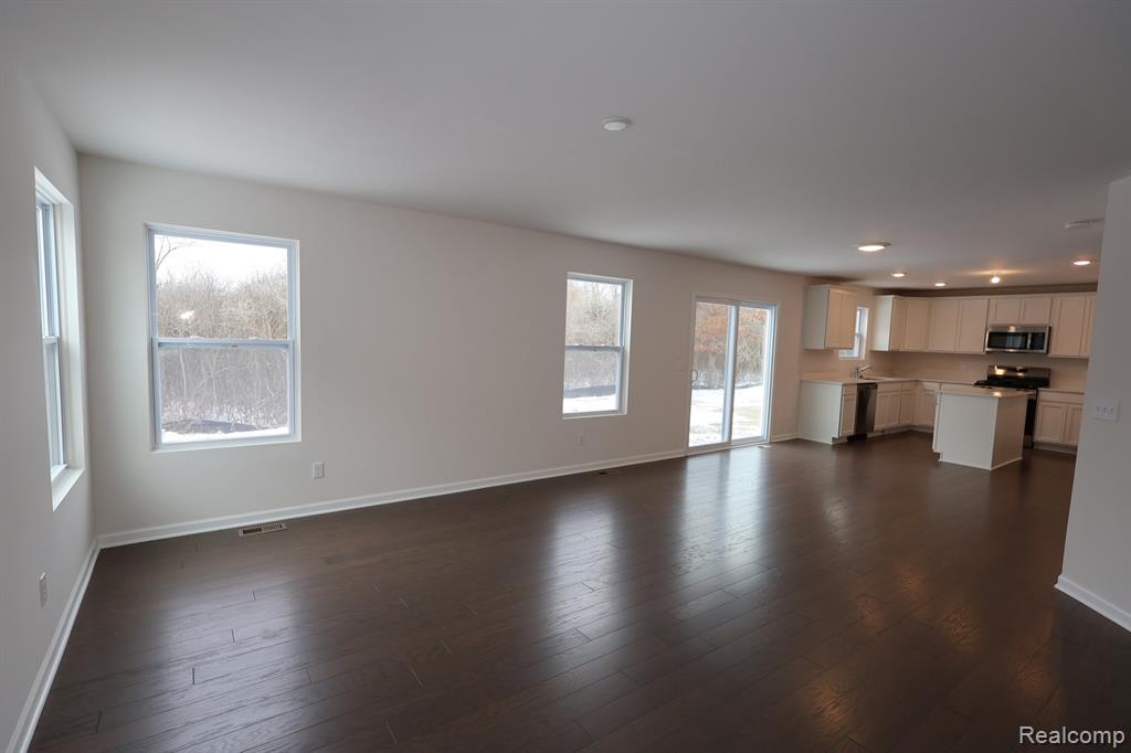 54757 Mockingbird Chesterfield, MI 48047 - Photo 9 of 26