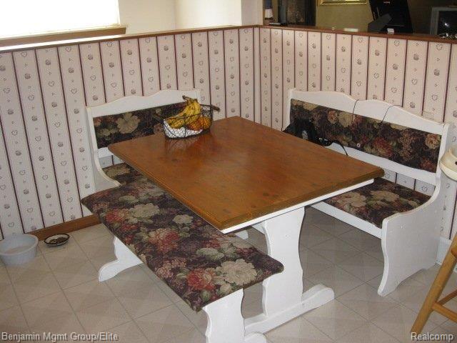 24636 Roxana Avenue Eastpointe, MI 48021 - Photo 7 of 10 DINING AREA