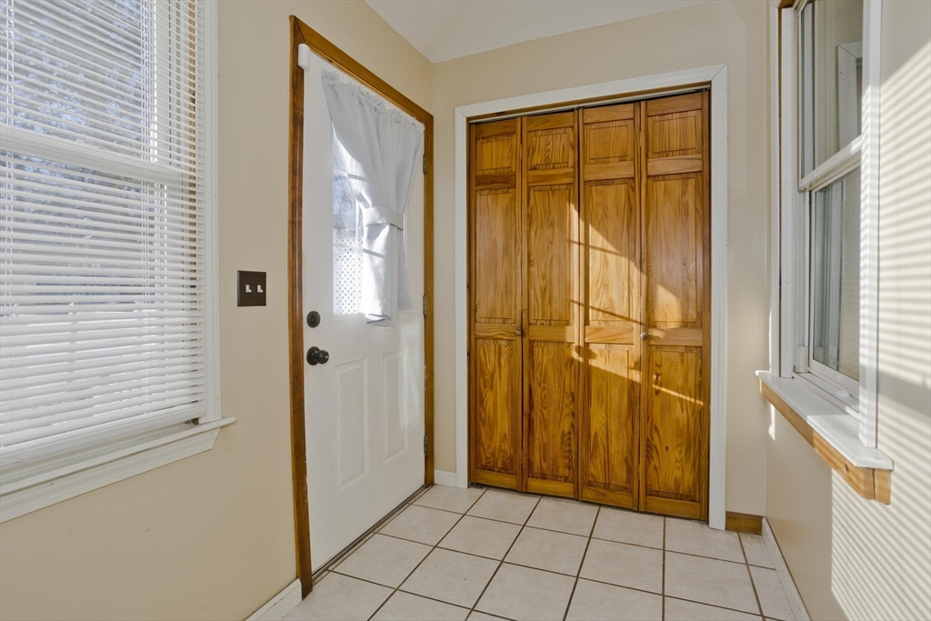 23 Jackson Street Chicopee, MA 01020 - Photo 18 of 22