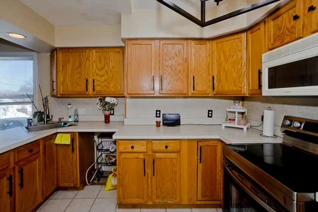 $309,000 | 23 Jackson Street, Chicopee, MA 01020