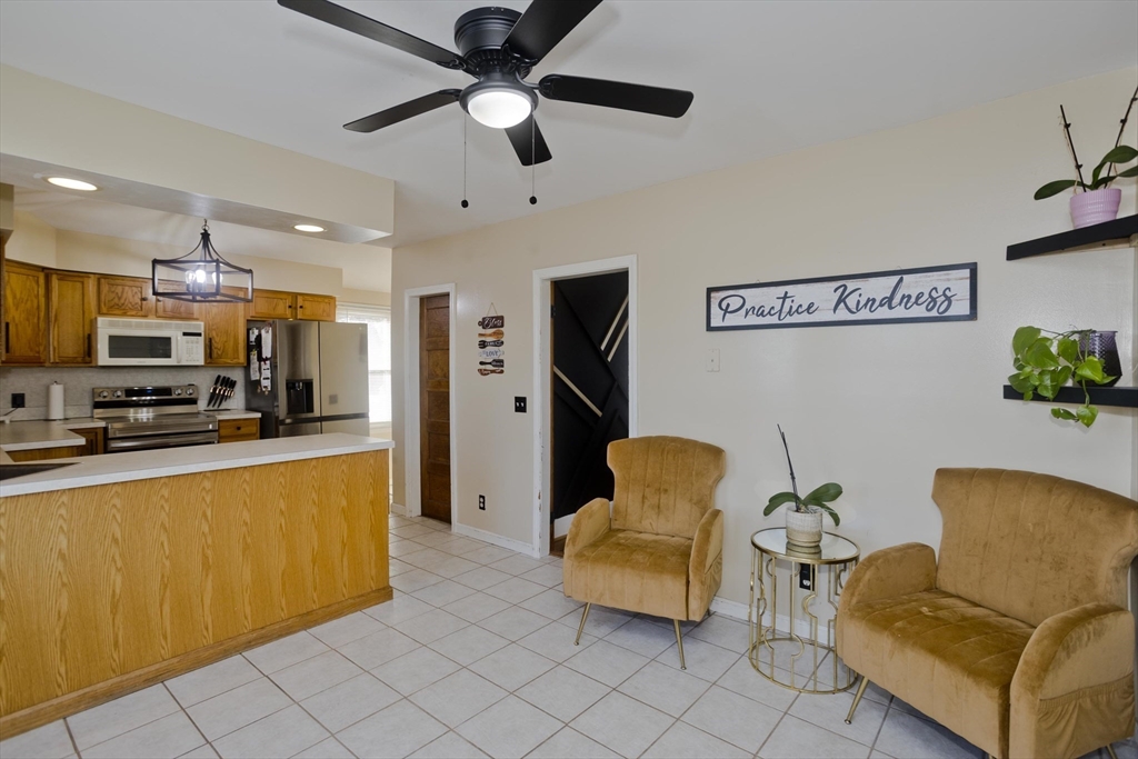 23 Jackson Street Chicopee, MA 01020 - Photo 5 of 22