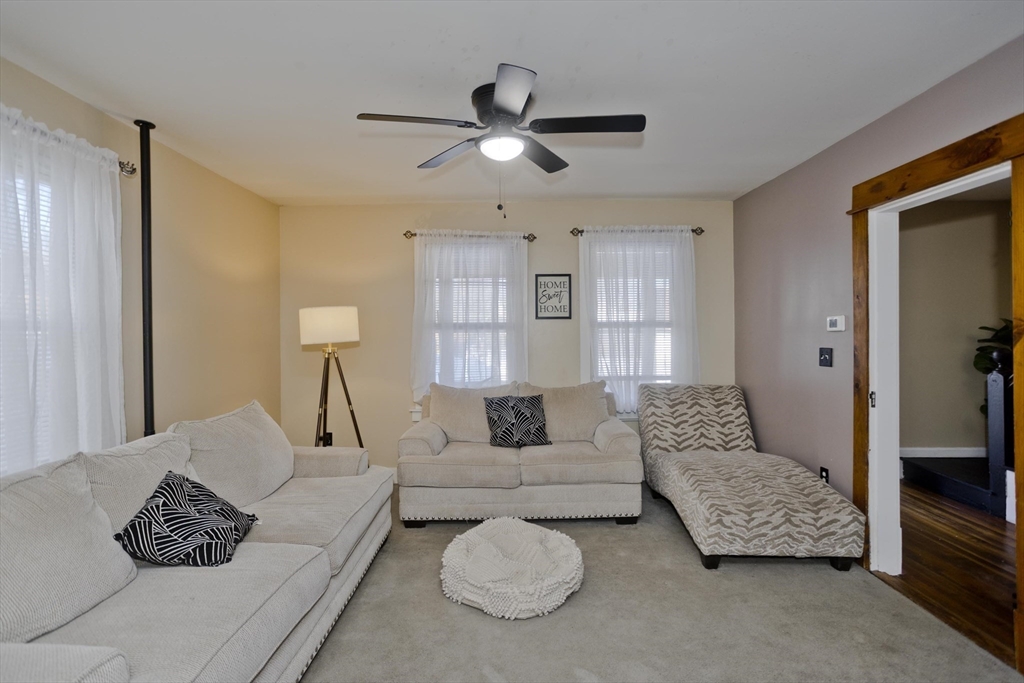 23 Jackson Street Chicopee, MA 01020 - Photo 10 of 22