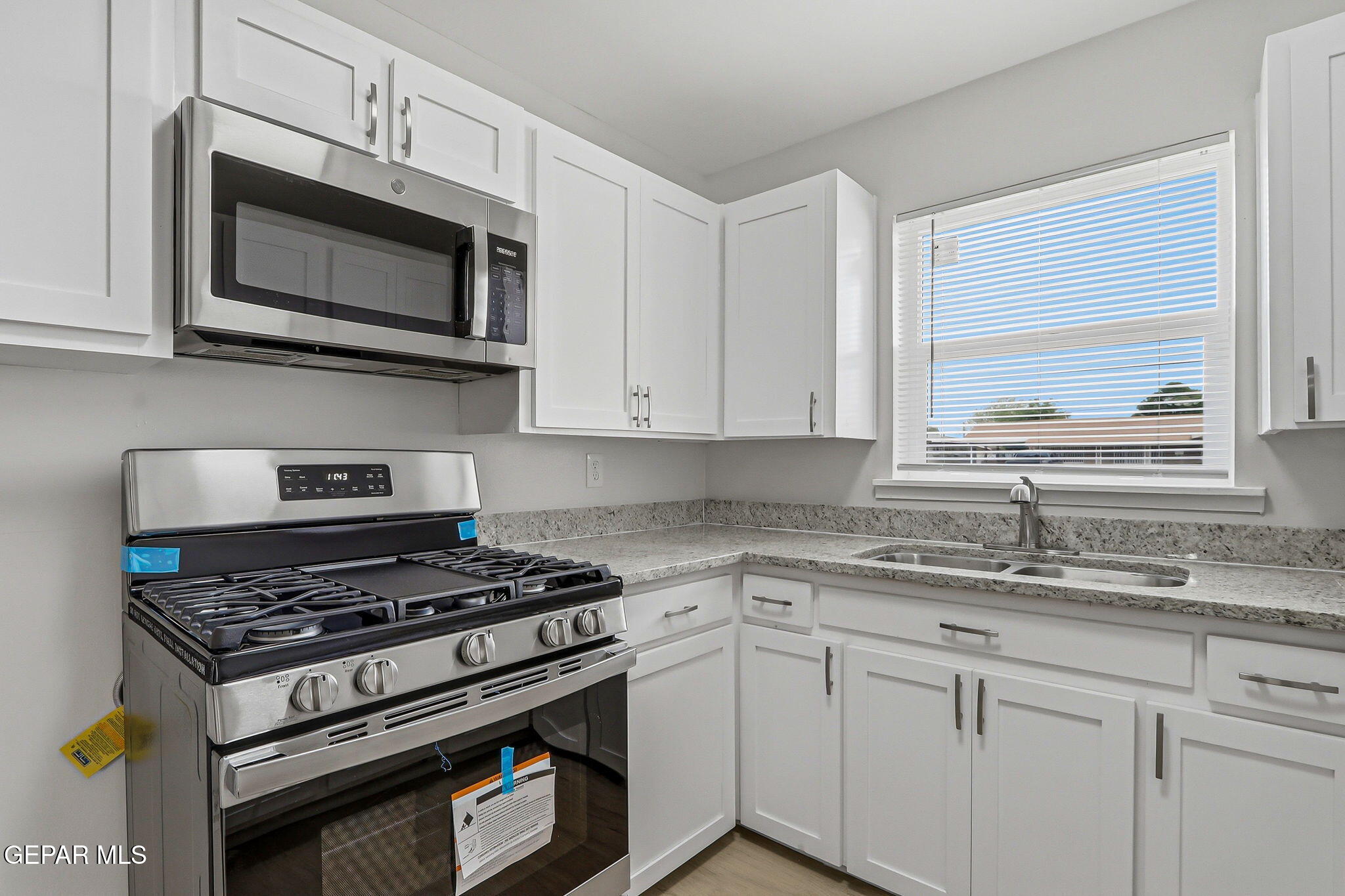 3413 Rutherglen Street El Paso, TX 79925 - Photo 10 of 33 16-web-or-mls-IMG_7929