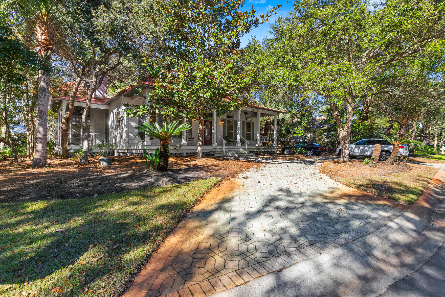 325 Botany Boulevard Santa Rosa Beach, FL 32459 - Photo 31 of 43 a view of outdoor space with garden