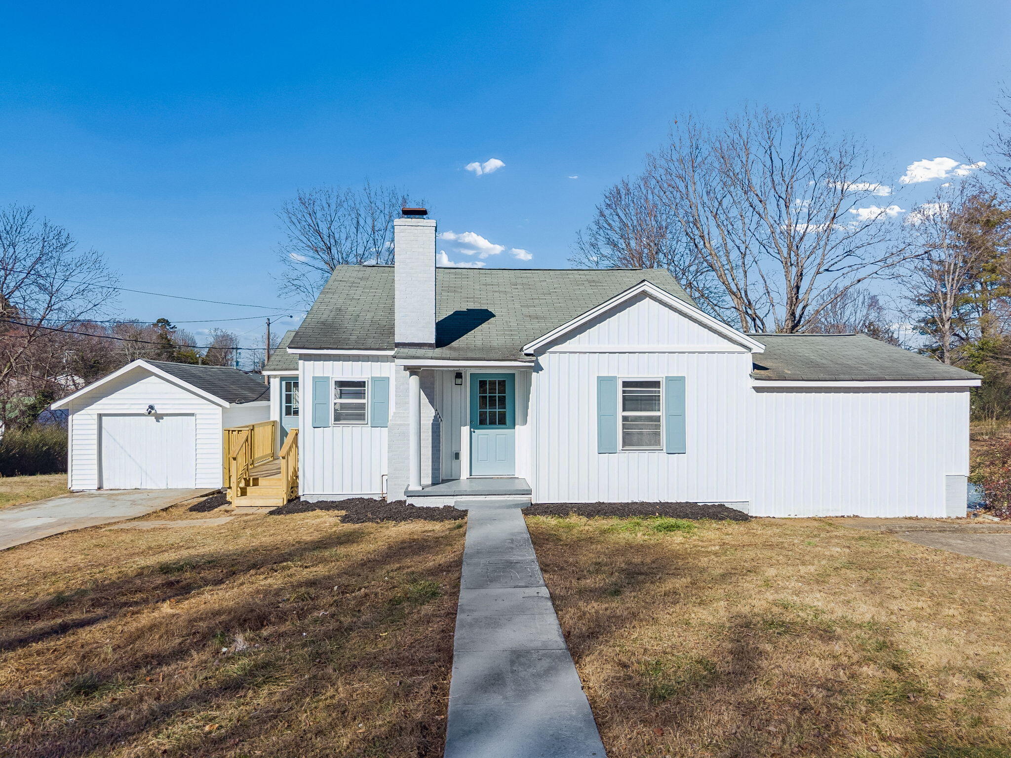 406 Taylor Street Athens, TN 37303 - Photo 1 of 37 2-406 Taylor St Athens - 002