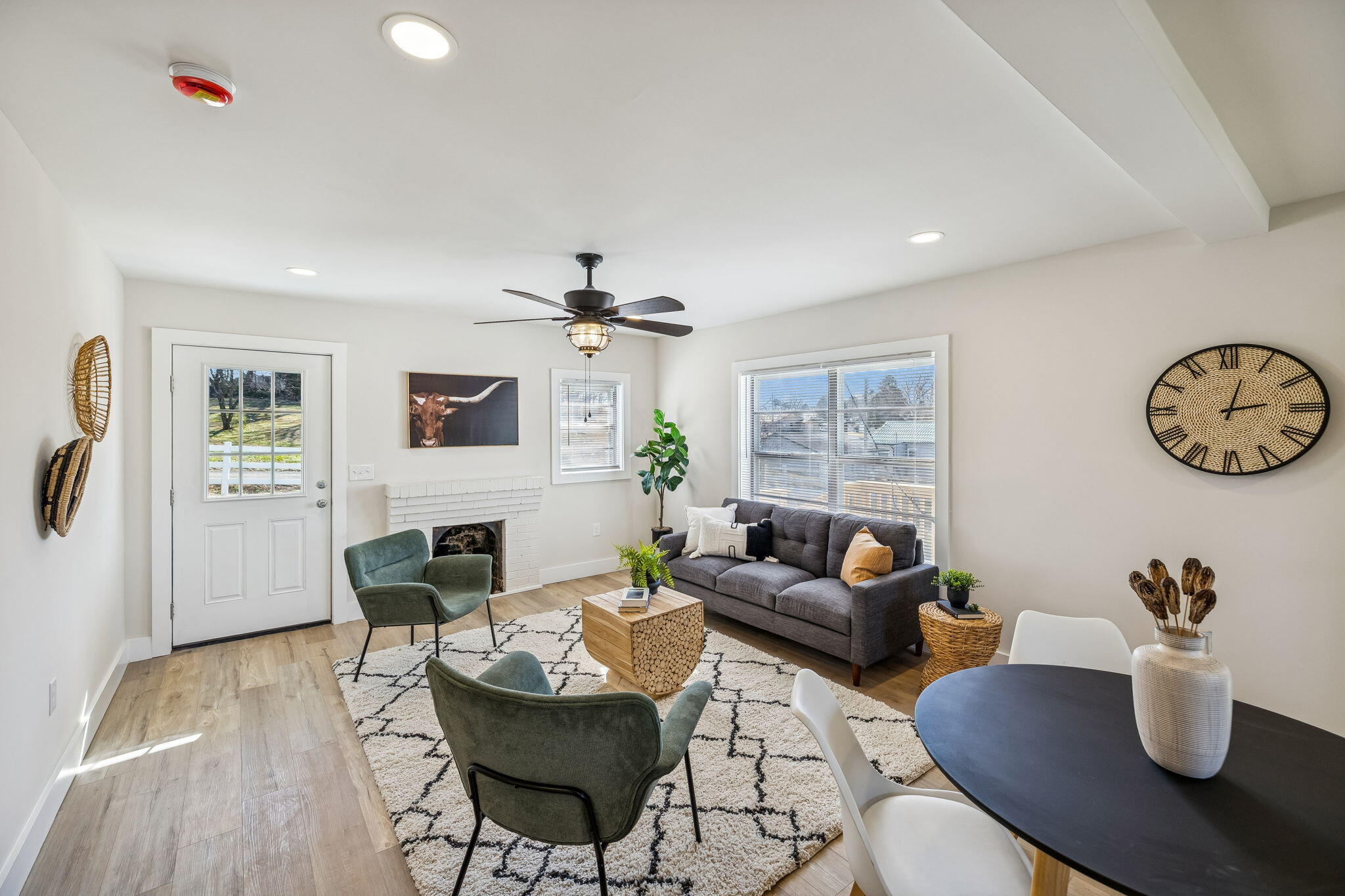 406 Taylor Street Athens, TN 37303 - Photo 3 of 37 4-406 Taylor St Athens - 004