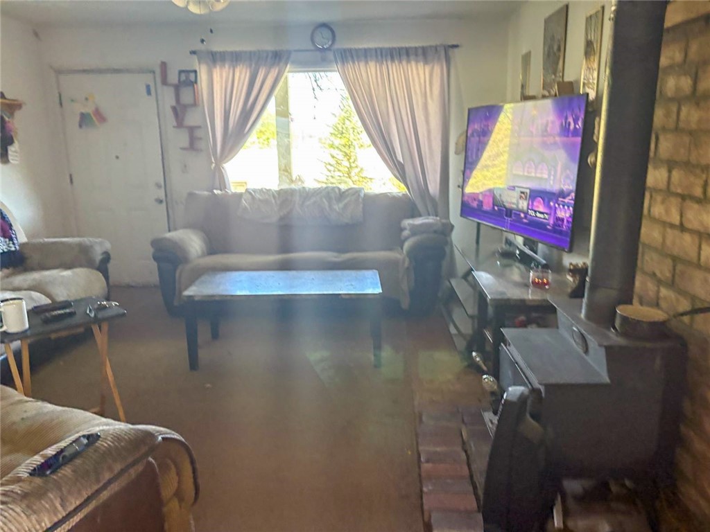 324 Henley Hornbrook Road Hornbrook, CA 96044 - Photo 2 of 9