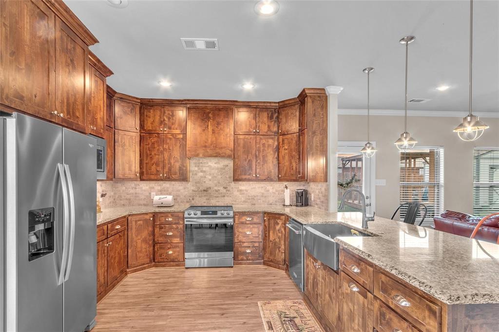 129 Oak Springs Loop Mabank, TX 75147 - Photo 11 of 32