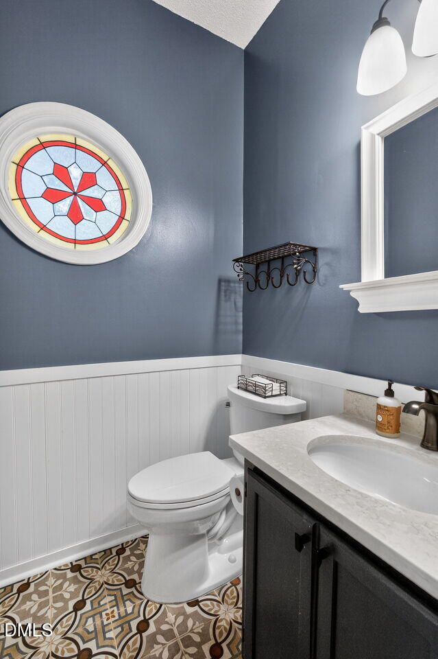 12321 Inglehurst Drive Raleigh, NC 27613 - Photo 15 of 28 017-1280x960-powder-room