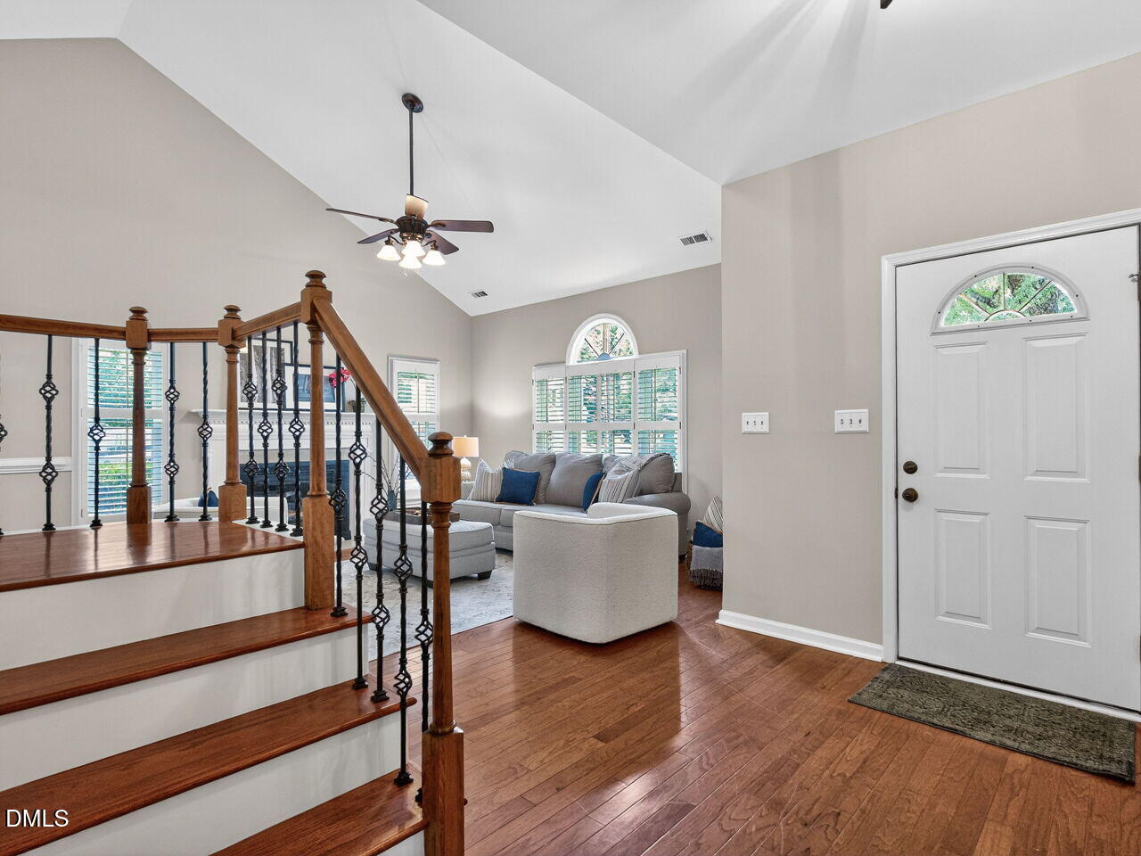 12321 Inglehurst Drive Raleigh, NC 27613 - Photo 7 of 28 005-1280x960-foyer