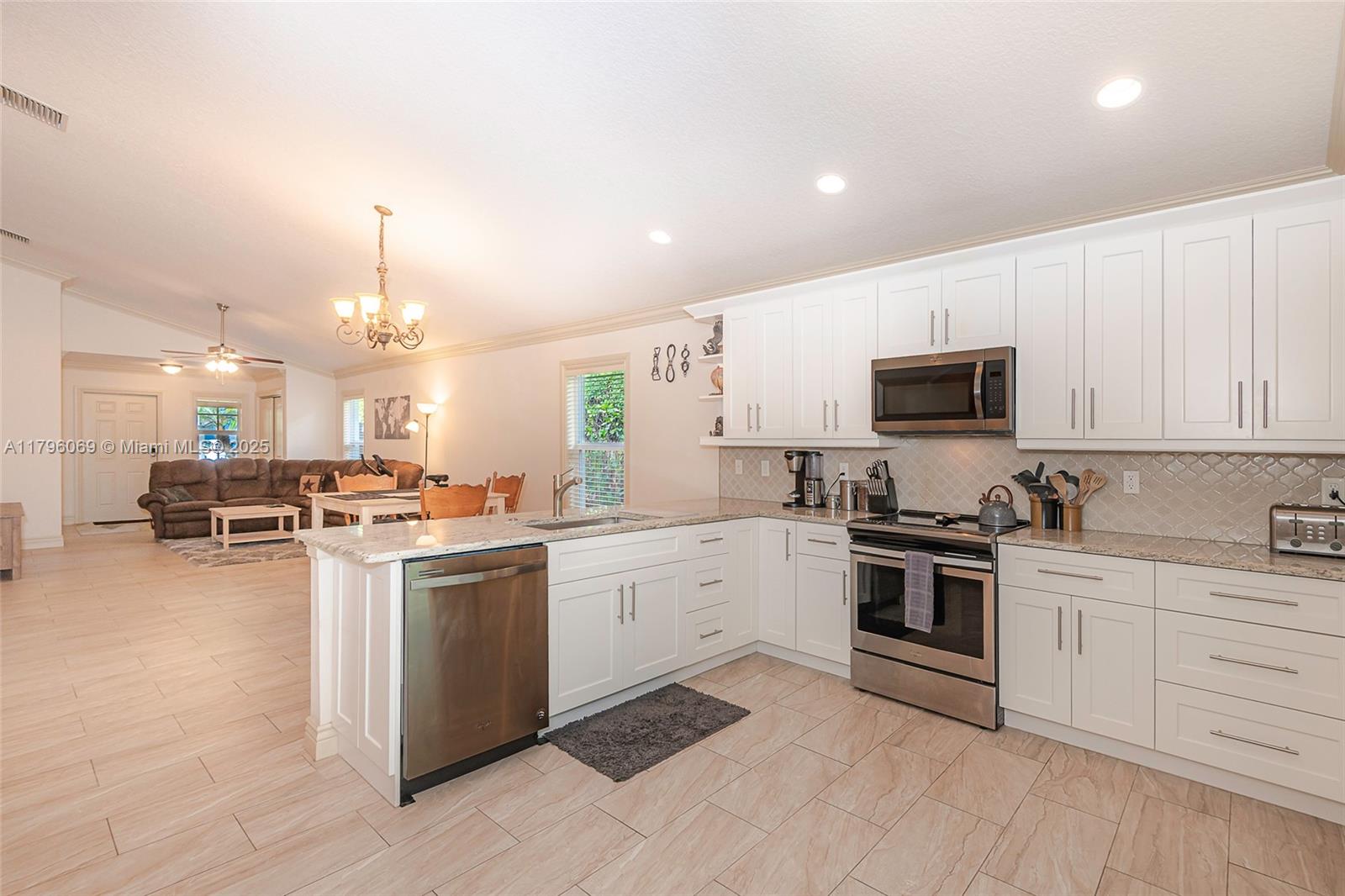 4815 Jefferson Road Delray Beach, FL 33445 - Photo 10 of 20