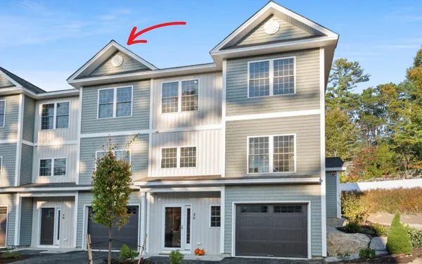 $560,000 | 4 B Dearborn Circle, Goffstown, NH 03045