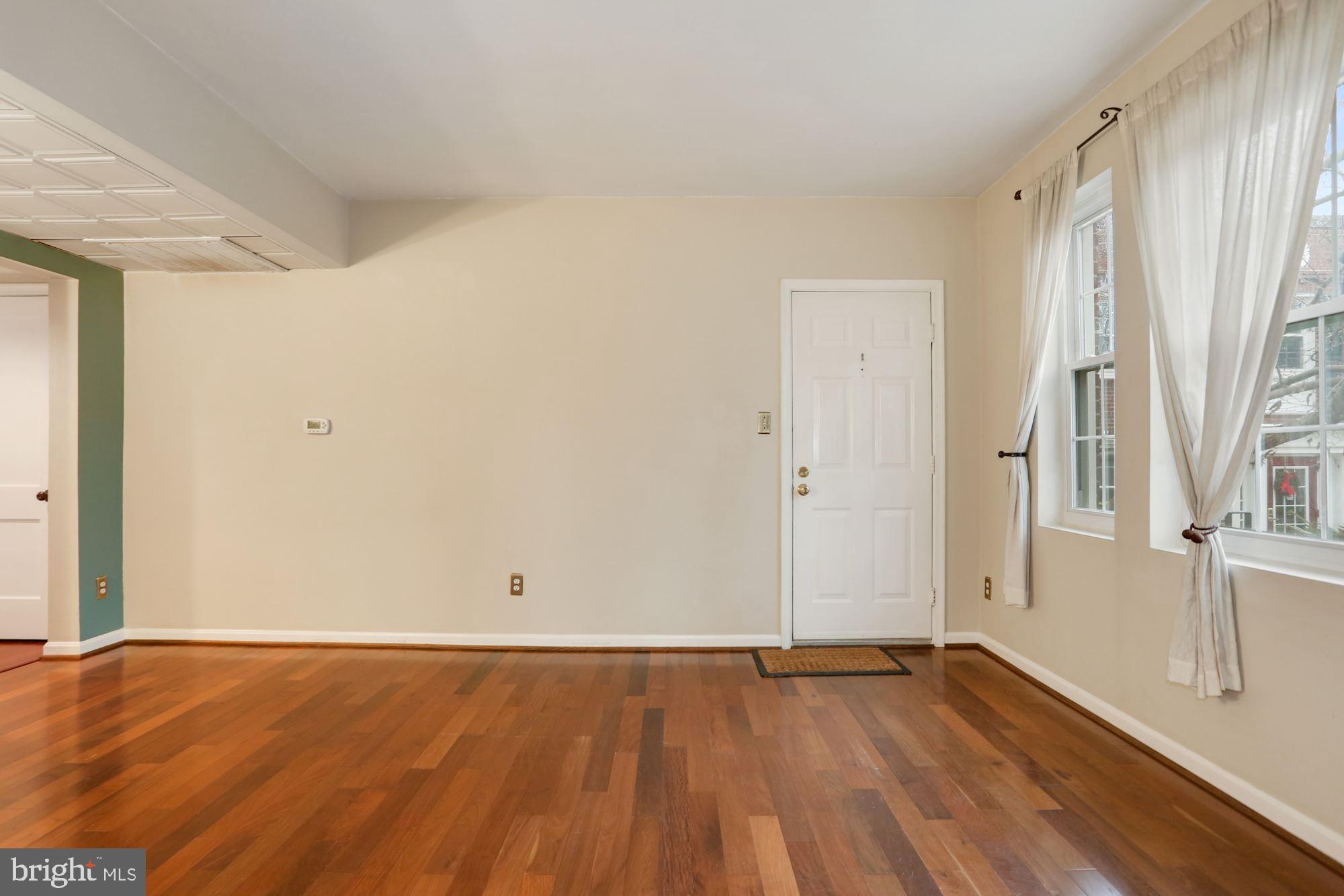 1900 North Rhodes Street, Unit 69 Arlington, VA 22201 - Photo 9 of 19 Bright and Sunny with Natural Light