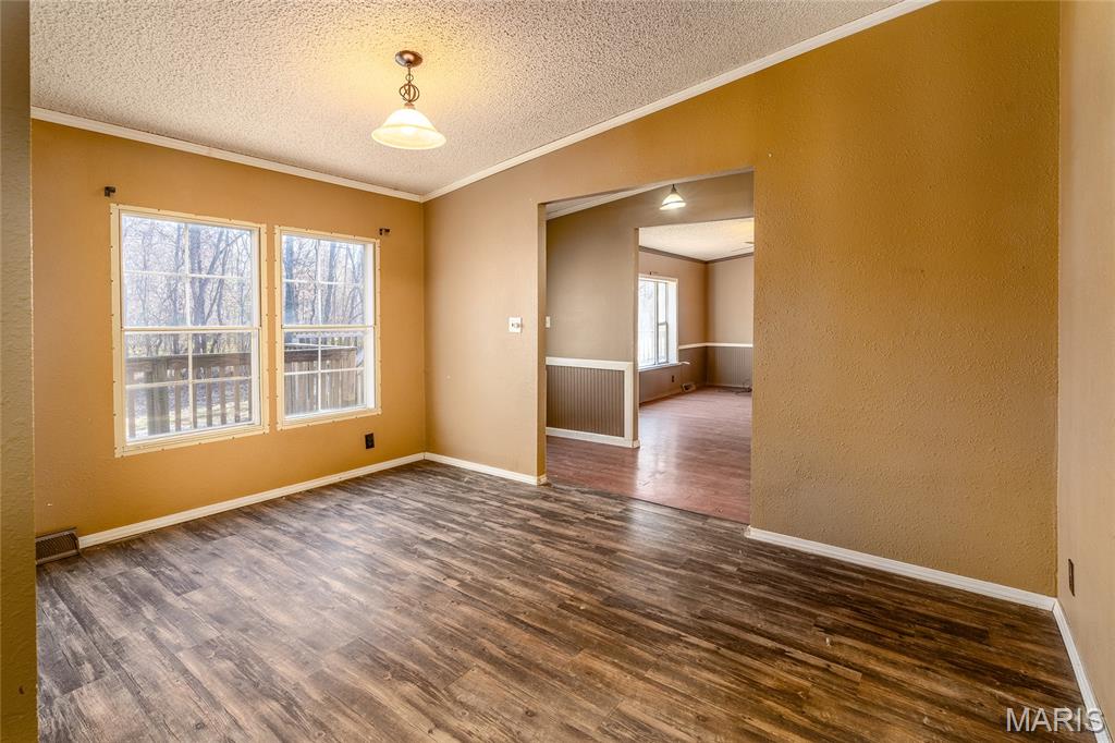 302 Russell Street Cambria, IL 62915 - Photo 13 of 40