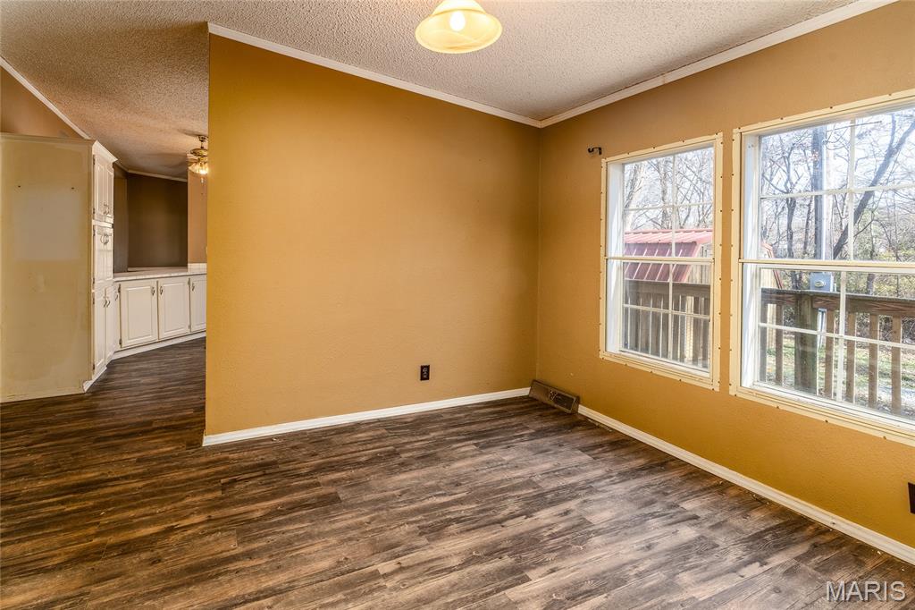 302 Russell Street Cambria, IL 62915 - Photo 14 of 40